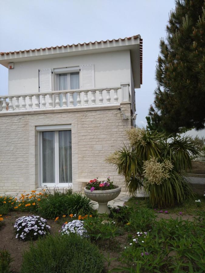 Maison Avec Jardin Prive Сент-Илер-де-Рье Экстерьер фото